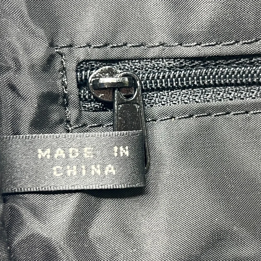 DKNY Women's Medium Backpack Classic Black VTG NWT‎
